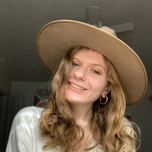 Meet your Posher, Amber